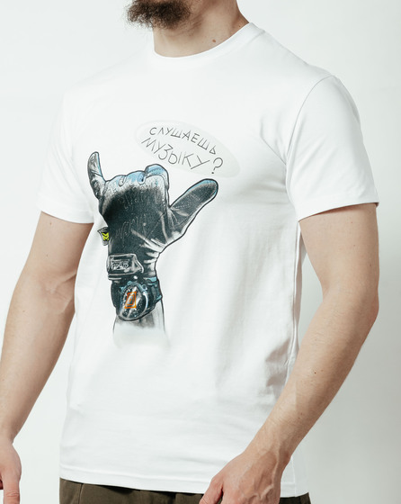 futbolka-milgear-slushaesh-muzyku